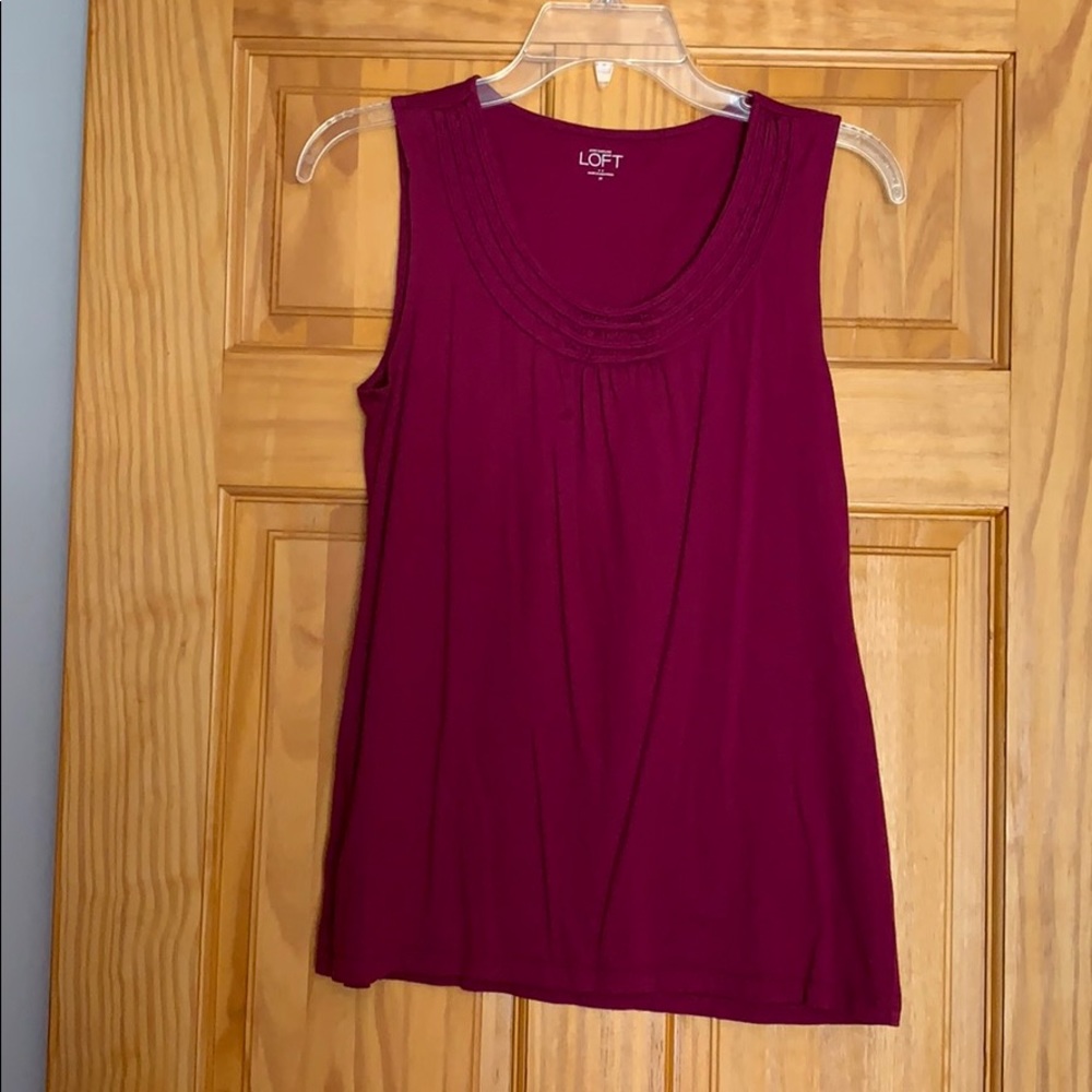 Pinkish purple sleeveless top!